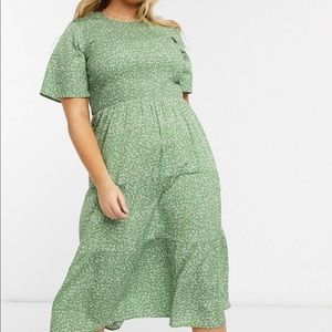 NWT CURVE MIDI DRESS IN GREEN FLORAL